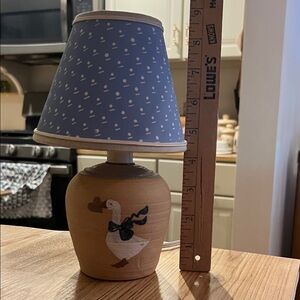 Working 1985 vintage goose lamp